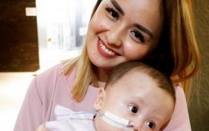 Derita Kelainan, Joanna Alexandra Bersyukur Perkembangan Baby Zio Pesat