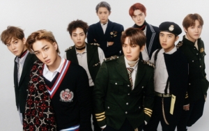 Berita dan Gosip tentang EXO. Tulisan Artikel mulai 