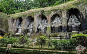 9 Tempat Wisata Di Indonesia Ini Dianggap Angker Sampai Jadi Perbincangan  Turis Manca Negara