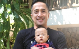 Irfan Hakim Bikin Netter Kagum Usai Bagikan Momen Anak Bungsu Diserbu Ciuman Kakak-Kakaknya