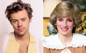 Baju Harry Styles di BRIT Awards 2020 Ternyata Terinspirasi dari Putri Diana