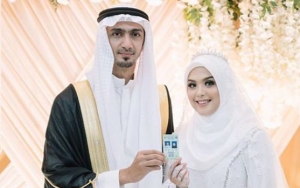 Gaya Vebby Palwinta di Ranjang Bikin Suami Arab Tampan Syok, Sebut: Kok Gitu?
