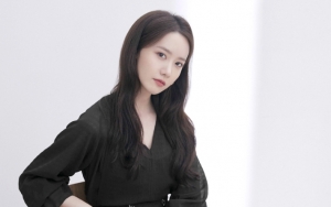 Yoona SNSD Bucin Fotonya Sendiri, Puji Cantik Bukan Main