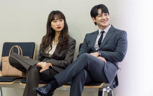 Tak Cuma Lewat Instagram Kim Bum Juga Sebut Ryu Hye Young Cantik Di Bts Law School