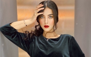 Tasya Farasya Asyik Fashion Show Bak Model Kelas Dunia, Penampakan di Sofa Bikin Emosi