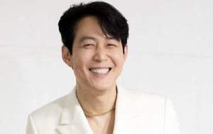 Lee Jung Jae Beri Hadiah ke Staf di Proyek Film Baru Dinilai Tebarkan Positif Vibes