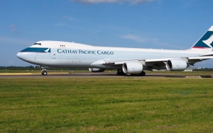 Cathay Pacific Tawarkan Bonus Hingga Rp53 Juta ke Pilot yang Bersedia Jalani Karantina Ketat