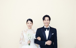 Park Shin Hye dan Choi Tae Joon Bagai Putri dan Pangeran di Foto Pernikahan Resmi