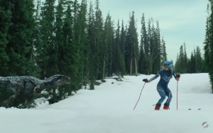 T-Rex Bikin Atlet Ski Ketakutan di Trailer Kolaborasi 'Jurassic World: Dominion' & Winter Olympics