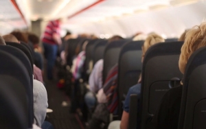 Viral Video Ular Merayap Dalam Penerbangan Malaysia, AirAsia Pastikan Tak Ada yang Terluka