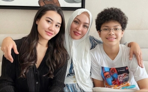 Bebas dari Bui, Angelina Sondakh Syok Saat Video Call dengan Zahwa Massaid