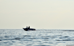 Speedboat Rombongan Camat Teor Tenggelam, Belasan Orang Masih Hilang-Korban Selamat Renang 8 Jam