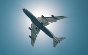 Maskapai Batalkan Ratusan Penerbangan Sejak Perintah Wajib Masker Dicabut