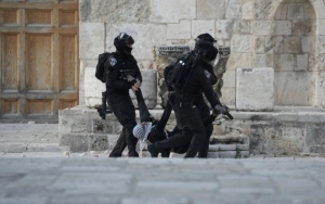 Setelah Dilempari Batu Pemuda Palestina, Polisi Israel 'Balas' Dengan Serang Situs Suci Yerusalem