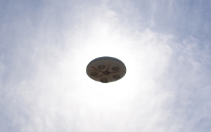 Pilot Militer AS Abadikan Fenomena Aneh Diduga UFO Menyala di Atas Laut Cina Selatan