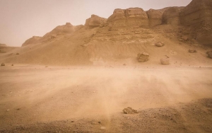 Badai Pasir Makin Parah Selimuti Sejumlah Negara Timur Tengah Picu Kewaspadaan