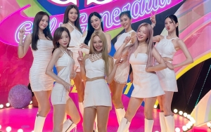 Girls' Generation Tampil Perdana di Acara Musik Sejak 5 Tahun, Pakaian Simple Curi Perhatian
