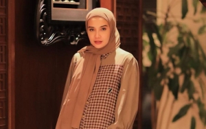 Zaskia Sungkar Bagikan Tutorial Kenakan Hijab Model Baru, Dua Hal Ini Malah Bikin Salfok