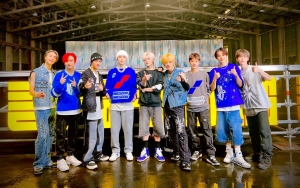 NCT 127 Salip 'Sticker' dengan '2 Baddies' Terjual 1,2 Juta Copy, Netizen Tanggapi Begini