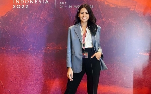 Maudy Ayunda Pakai Model Rok-Celana Batik Nyentrik di KTT G20, Harganya Bikin Kepo