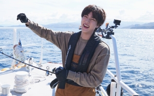 Nelayan Ganteng, Jin BTS Jadikan 'Super Tuna' Mantra Mancing Ikan di Laut