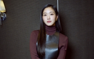 Kim Go Eun Sandalan Jepit, Style Aktor BH Ent di Bandara Jadi Bahan Gosip