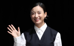 Grand Bell Awards 2023: Gaun Hijab Friendly Han Hyo Joo Banjir Cibiran