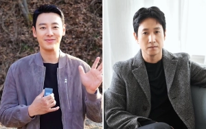 Kim Dong Wook dkk Tak Kuasa Tahan Kesedihan Saat Lepas Jenazah Lee Sun Kyun 