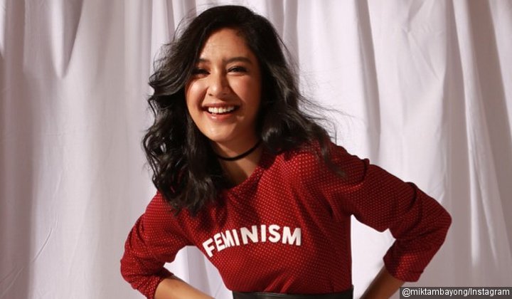 Mikha Tambayong Cantik Saat Pemotretan, Perut Rata Bikin Netter Iri