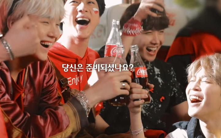Intip Cerianya BTS Tonton Piala Dunia di Iklan Terbaru Produk Minuman Ternama