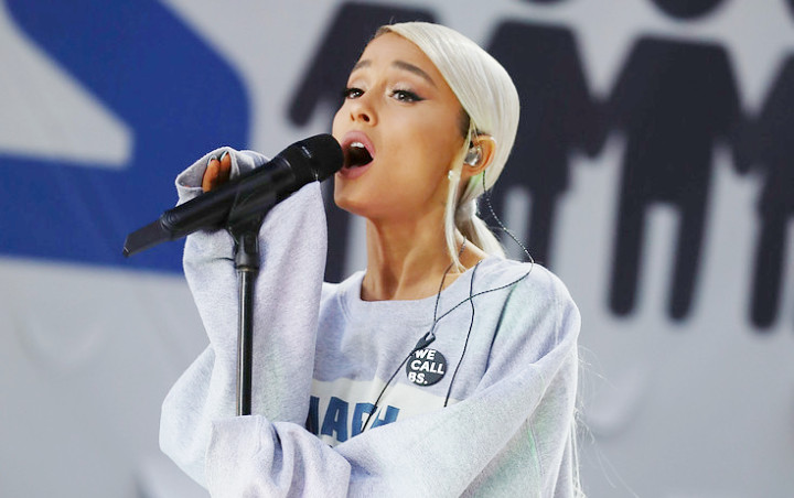 Beri Tribut untuk Korban Insiden Manchester Arena, Ariana Grande Bikin Tato