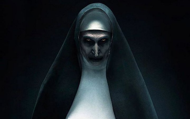 Siap-Siap Merinding, Tatapan Tajam Valak Bikin Ngeri di Poster 'The Nun'