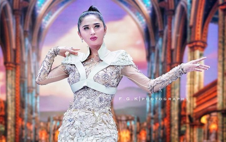 Dewi Persik Beber Soal Asistennya Curi Uang Rp 20 Juta, Sempat Ribut dengan Angga