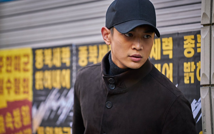 Perankan Tentara di 'Jin-Roh', Minho Bahas Proses Syuting Hingga Kenakan Kostum 40 Kg