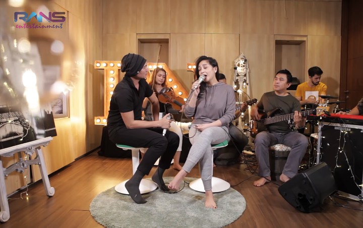 Duet Bareng, Anji Tantang Nagita Slavina Nyanyikan Lagu 'Menunggu Kamu'