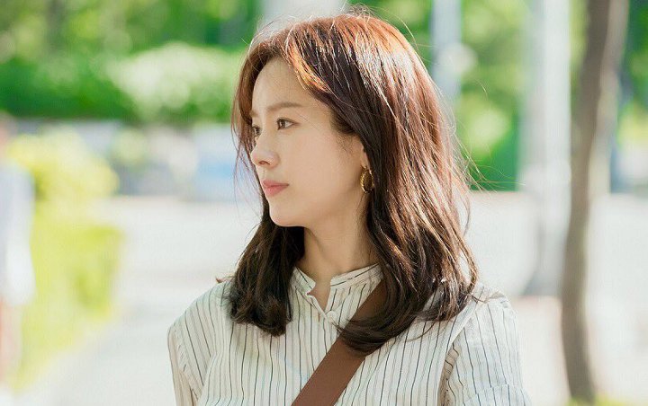 Cantiknya Han Ji Min Seolah Nantikan Kehadiran Ji Sung di Teaser 'Familiar Wife'