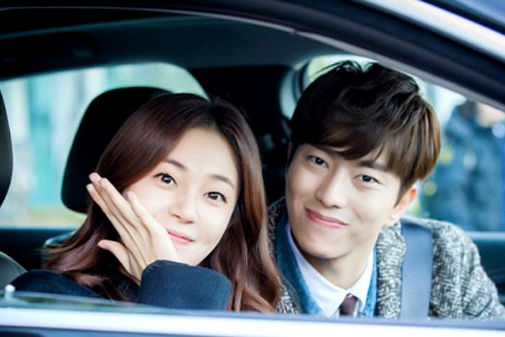 5. Baek Jin Hee dan Yoon Hyun Min 