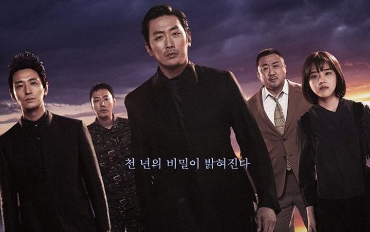 Film Siap Tayang, Para Bintang 'Along with the Gods 2' Sapa Penggemar di Acara Premiere