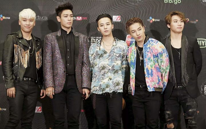 Tak Bisa Datang ke Konser Solo Seungri, Member Big Bang Kirim Karangan Bunga dengan Pesan Kocak