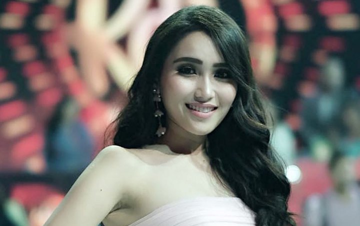 Cuek Dihujat Versi KW Lucinta Luna dan Wajah Oplas, Ayu