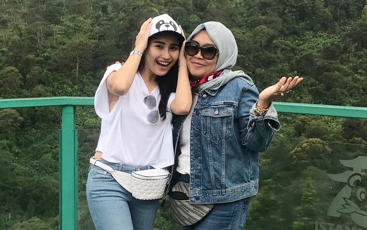 Sering Dibully Toko Emas  Berjalan Ibu Ayu  Ting Ting  