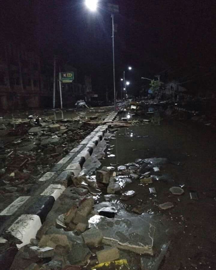 Kondisi Jalanan di Palu Setelah Tsunami Surut