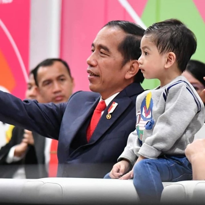Interaksi Jokowi dan Ethes Bikin Netter Ikut Tersenyum