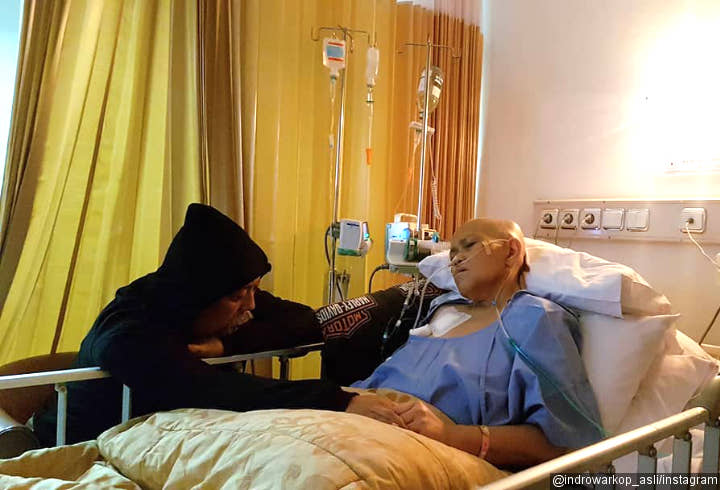 Tak Kenal Lelah, Indro Warkop Terus Mendampingi Nita Selama Dirawat di Rumah Sakit