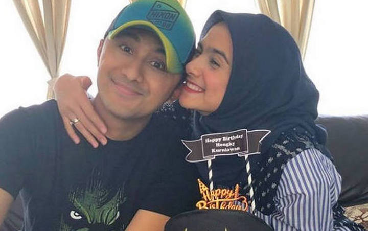 Senangnya Hengky Kurniawan Dihadiahi Kue Tart Topi Wakil 