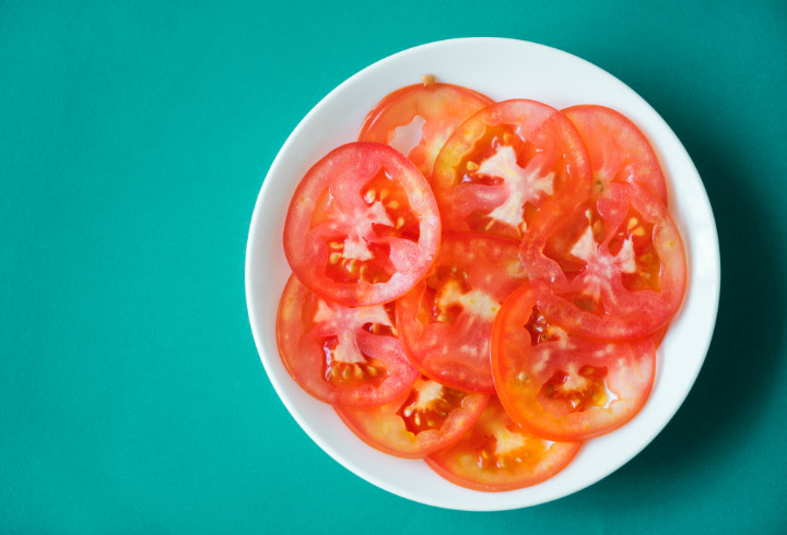 Buah Tomat Bermanfaat untuk Mengobati Berbagai Masalah Kulit