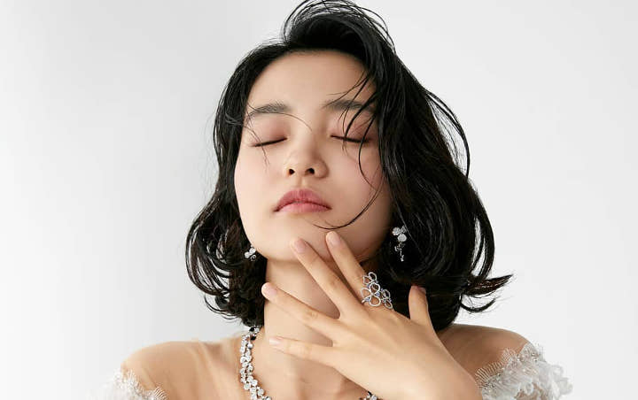 Jadi Model Perhiasan, Netter Kembali Puji Kecantikan Kim Tae Ri