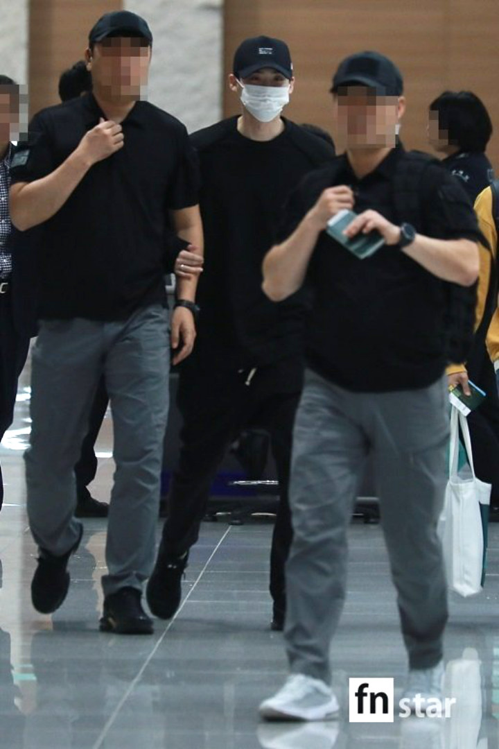 Lee Jong Suk Tiba di Bandara Internasional Incheon