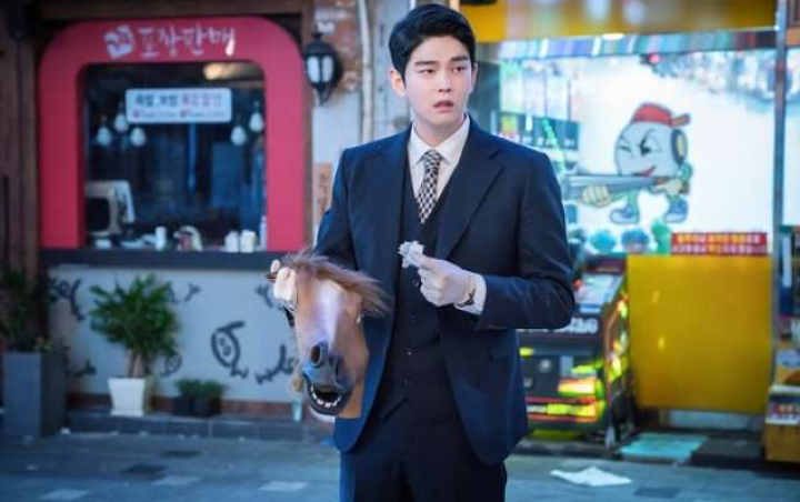 Yoon Kyun Sang Syok Lihat Kim Yoo Jung Pakai Kostum Kuda di 'Clean With Passion For Now'
