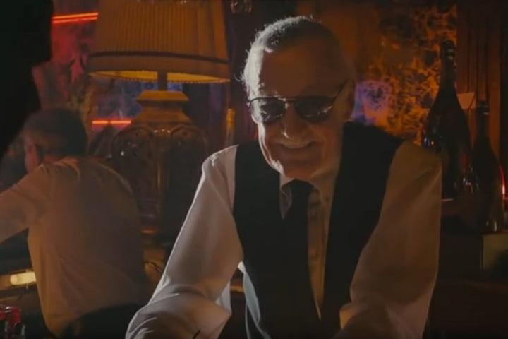 Stan Lee Menjadi Bartender di film 